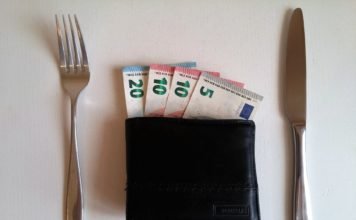 Questions on Credit card rewards and cashbacks (S1E9) Introduction to Little Saves podcast on Personal finance